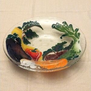 Peggy Karr Fused Glass Harvest vegetables , 13 inch Round Serving Bowl EUC